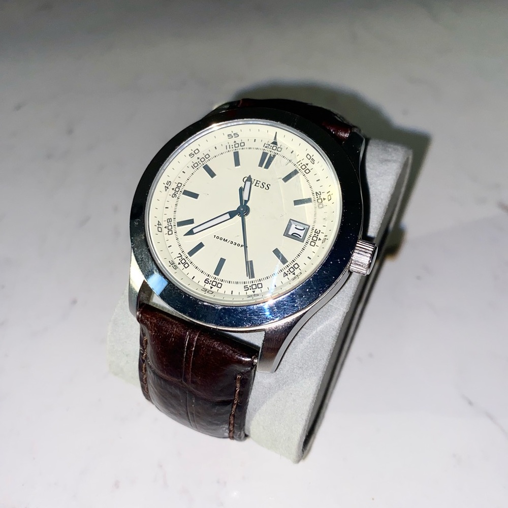 Men’s Guess leather band watch